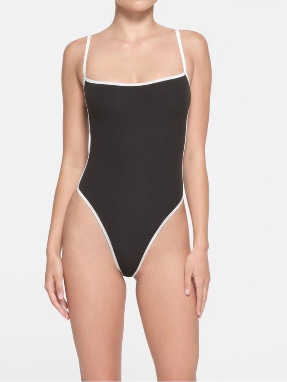 SKIMS Fits Everybody Contrast Trim Scoop Neck Bodysuit Black White Medium